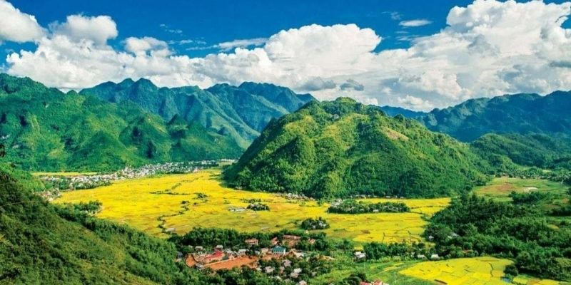 Hòa Bình có địa hình nhiều đồi núi